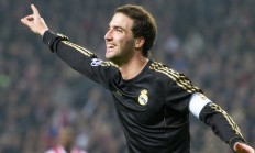 开云在线赛事平台-绝境逆袭！哈斯车队战术翻盘阿斯顿马丁，周冠宇高光表现点燃赛场