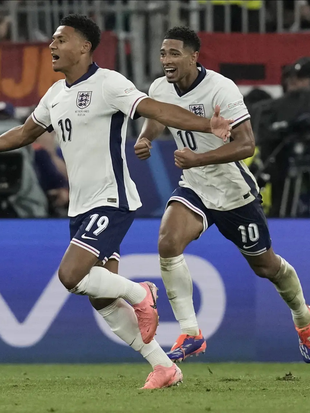 包含德国淘汰英格兰，展现霸气！的词条