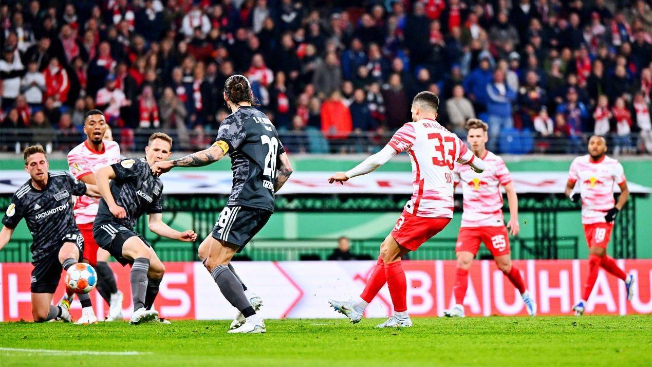 关于门兴对决奥格斯堡,悬念重重胜负难预料的信息 关于门兴对决奥格斯堡,悬念重重胜负难预料的信息