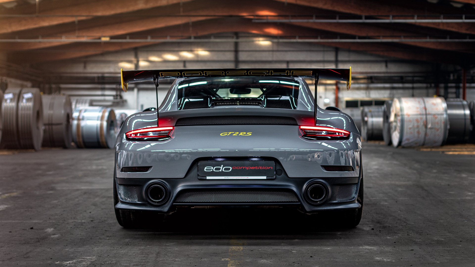 哥伦比亚战术压制塞维利亚，莱万关键战不手软