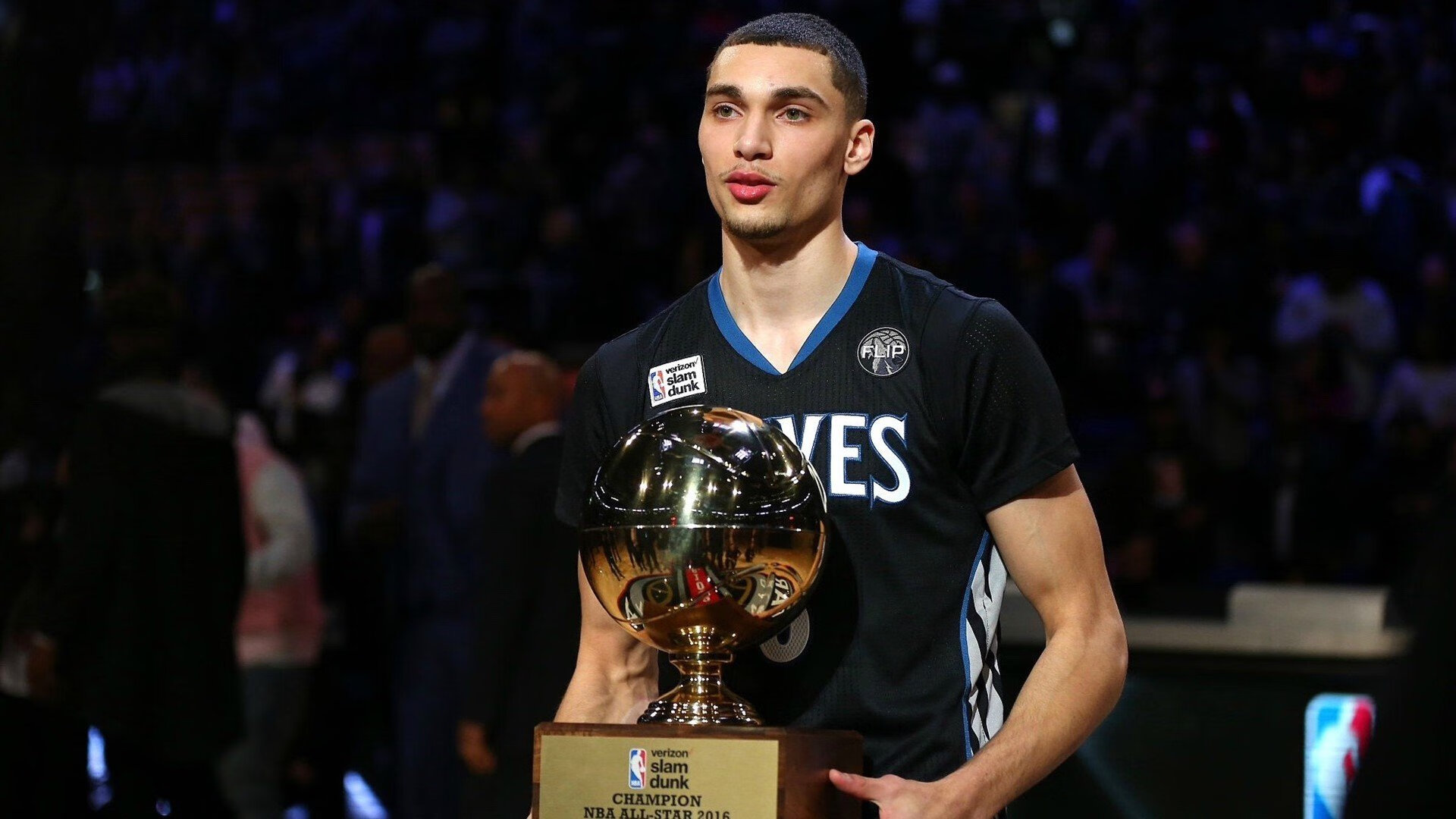 当紫金军团遇见东方明珠,杜兰特跨界点燃沪上篮球之夜